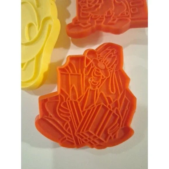 Disney Donald Duck & Goofy Plastic Cookie Cutters Vintage 3 Lot Head Face - Picture 5 of 9